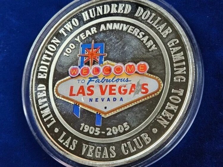 ?? ラスベガス クラブ ホテル & カジノ 12 オンス .999 シルバー $200 ストライクカラー ラウンド レア
