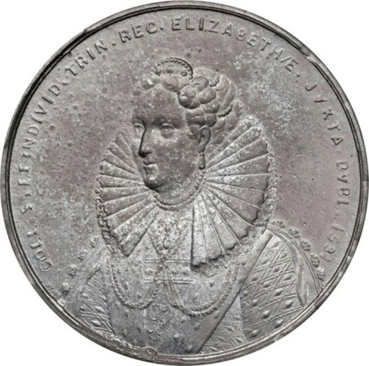 イギリス。ダブリン大学トリニティ・カレッジのホワイトメタル製電鋳ユニフェイスメダル