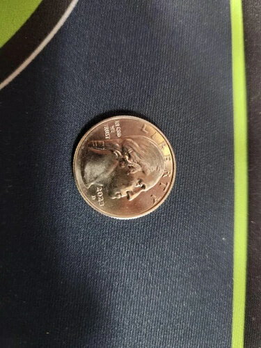 쥢顼    - 2023 D - In Cod We Trust