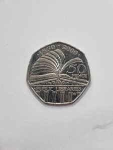 公共図書館法 1850-2000 希少流通50ペンス硬貨 エリザベス2世 50ペンス