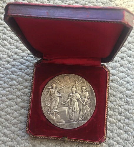 ロシア、ニコライ2世と共にパリのアレクサンドル3世橋を開通 - メダルボックス