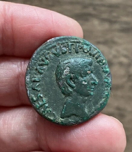 ローマ、アウグストゥス（紀元前27年 - 紀元後14年）。銅製。