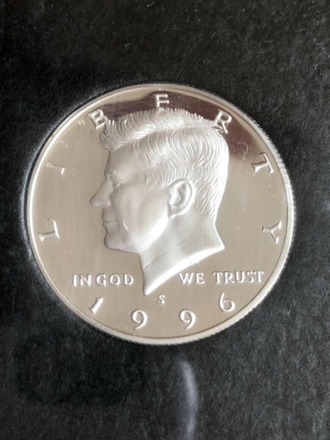 yɔi/iۏ؏tz AeB[NRC _RC [] 1996 SVo[WFv[tPlfBn[t_[B͖{ɂłII 1996 S SILVER GEM PROOF KENNEDY HALF DOLLAR. THIS IS REALLY NICE! HIGH GRADE!