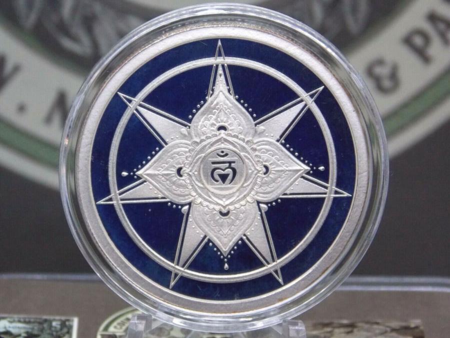 yɔi/iۏ؏tz AeB[NRC _RC [] 2018Vo[V[hv[tZu`N[g1IX.999t@CVo[EhRC#CF 2018 Silver Shield Proof Seven Chakra ROOT 1oz .999 Fine Silver Round Coin #CF