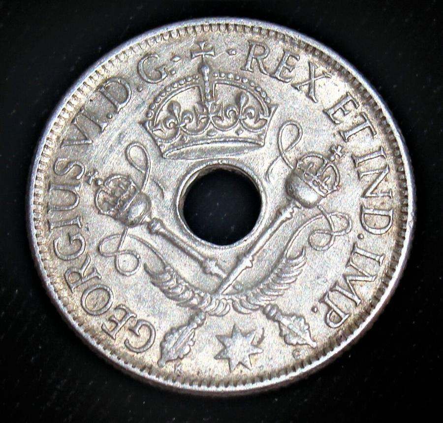 yɔi/iۏ؏tz AeB[NRC _RC [] j[MjAF1938Vo[VOB buI New Guinea: 1938 Silver One Shilling. BU!
