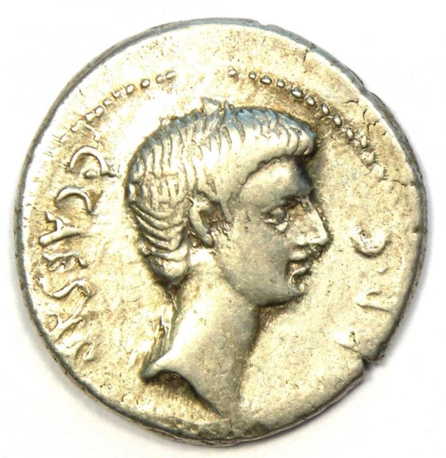  アンティークコイン モダンコイン  オクタビアンアウグストゥスARデナリウスシルバーローマンコイン44-27 BC -Good VF / XF Octavian Augustus AR Denarius Silver Roman Coin 44-27 BC - Good VF / XF