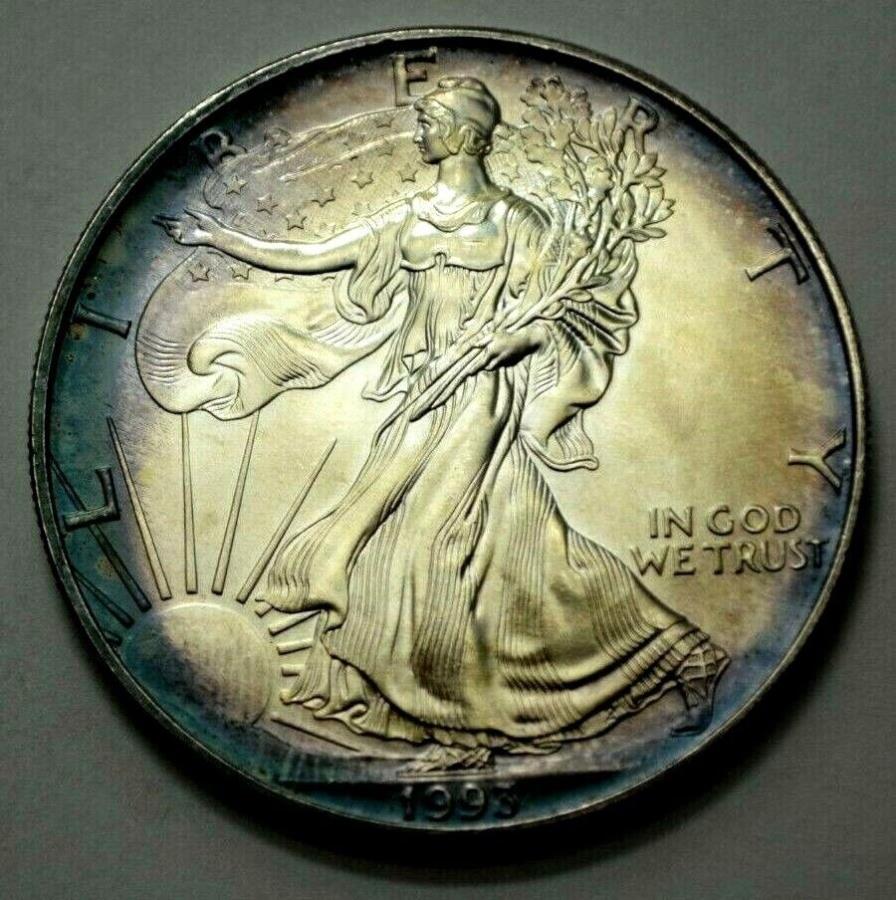 yɔi/iۏ؏tz AeB[NRC _RC [] 1993AJVo[C[O_[RC1IX999nR 1993 American Silver Eagle Dollar Coin 1 Oz 999 Silver Bullion Natural Toning