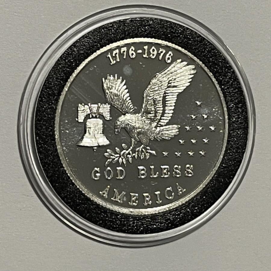 yɔi/iۏ؏tz AeB[NRC _RC [] 1976NrZejAC[Ore[WRC1/2gCIY.999t@CVo[AEh 1976 Bicentennial Eagle Vintage Coin 1/2 Troy Oz .999 Fine Silver Rare Round