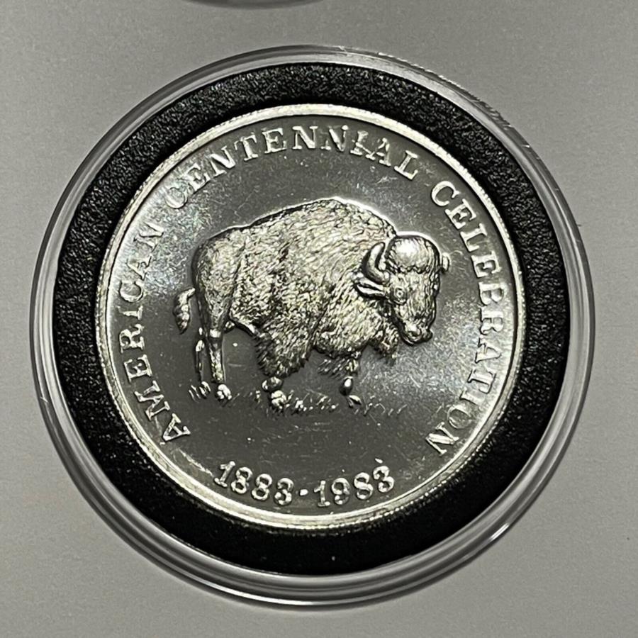 yɔi/iۏ؏tz AeB[NRC _RC [] 1983obt@[AJZejAoC\1gCIY.999t@CVo[A[gEhRC 1983 Buffalo American Centennial Bison 1 Troy Oz .999 Fine Silver Art Round Coin