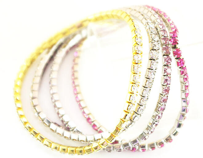 ブレスレット ラインストーン 〔細い バングル 伸びる ゴム仕様 ワンタッチ らくらく装着 アクセサリー ゴールド/シルバー キラキラ プチプラ ギフト プレゼ...