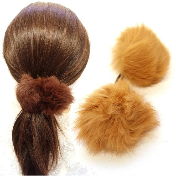 ヘアゴム リアルラビットファー ぽんぽんポニー 大 〔うさぎの毛 ポンポン 髪どめ ボリューム感のある髪飾り ポニーテール 髪留め 秋冬 おしゃれ ヘアアクセサリー プチプラ〕
