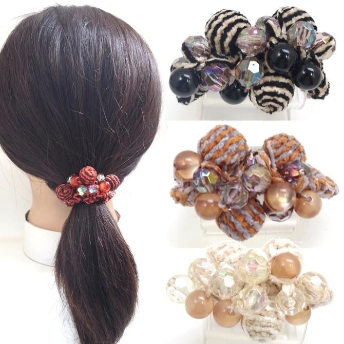 ヘアゴム 毛糸のうずまきボール＋つるりんビーズ＋カットビーズ 〔ハンドメイド ヘアアクセサリー ポニ..