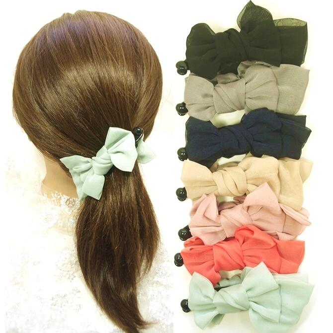 樂天商城 - 【限定品】バナナクリップ シフォン リボン アシンメトリーデザイン 〔ヘアクリップ 髪留め シンプル 無地 プレーン 左右非対称なリボン 上品 カジュアル エレガント 華やか オフィス 上質生地 ジョーゼット オーガンジー ヘアアクセサリー〕