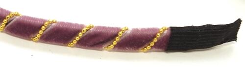 美美波”viviva-beauty&accessoryの【限定品】カチューシャ ベルベットxゴールドチェーン 〔スリム ヘアバンド 華やか キラキラ エレガント きれい 大人 おしゃれ 髪どめ パーティー ヘアアレンジ レディース ヘアアクセサリー〕｜アングル2