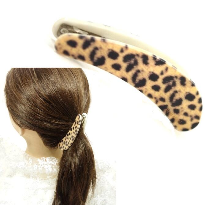 樂天商城 - バナナクリップ バレッタ金具付き 豹柄 ヒョウ柄 レオパード 〔ヘアクリップ ヘアアクセサリー ベージュ おしゃれ 簡単まとめ髪 ヘアアクセサリー〕