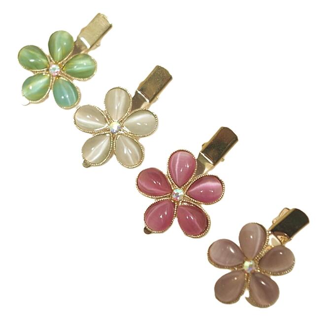 乐天商城 - 【限定品】ヘアクリップ 小さめ ぽってりつるんカット石の花びら キラキラ オーロラクリアラインストーン付き お花 〔ワニクリップ くちばし ダッカール 髪どめ 前髪 サイド 髪飾り 強いバネ 丈夫 しっかりとまる おしゃれ かわいい ワンポイント ヘアアクセサリー〕