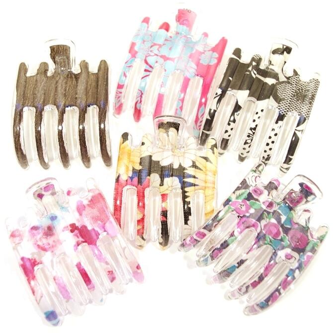 乐天商城 - 【限定品】サイドバンスクリップ ディノ ヘアクリップ クリア プリント生地入り 〔大きめ 髪どめ ハーフアップ フルアップ くまで しっかりとまる 強いバネ 使いやすい 普段使い おしゃれ 仕事 台湾製 横からとめる ヘアアクセサリー〕