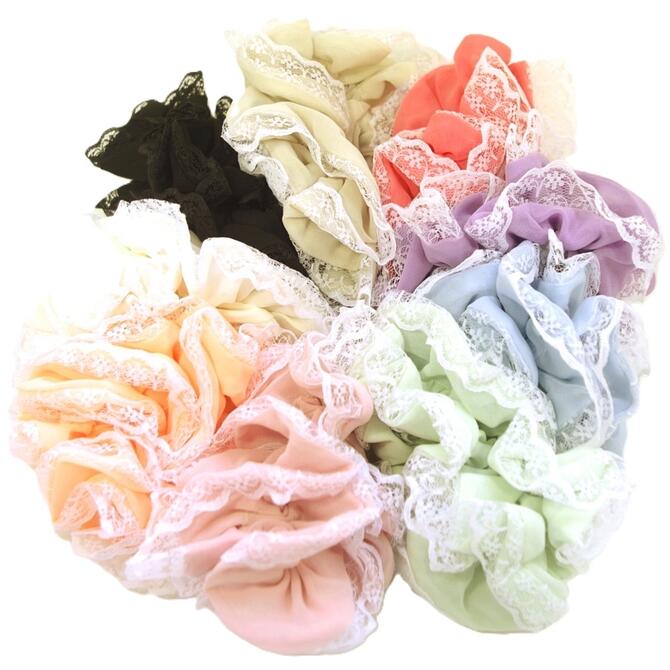 【限定品】シュシュ シフォン レースの縁どり付き 〔大きめ ヘアゴム 髪どめ シンプル ボリュームたっぷり 華やか おしゃれ かわいい きれい 無地 プレーンカラー 量の多い髪 ポニーテール ヘアアクセサリー〕