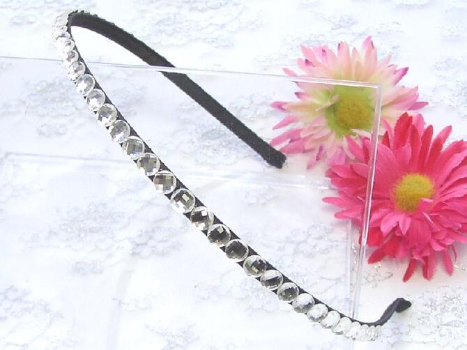 カチューシャ キラキラ スリム シンプル ゴージャス ［グラスストーン（S） 細いカチューシャ 結婚式 二次会 ヘッドドレス 上品］