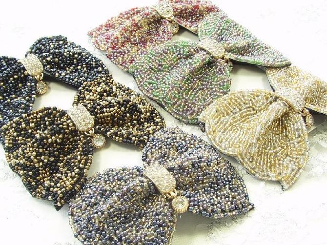 バレッタ ビーズ ワイド リボン クリアラインストーン付き [フラット金具 高級グラスビーズ ヘアクリップ 髪留め マルチカラー 華やか ヘアアクセサリー 結婚...