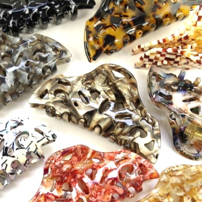 バンス クリップ L アセテート マーブル トライアングル 透かし ラインストーン付き 〔キラキラ おしゃれ 三角形 大きめ 髪留め ヘアクリップ 髪どめ マル...