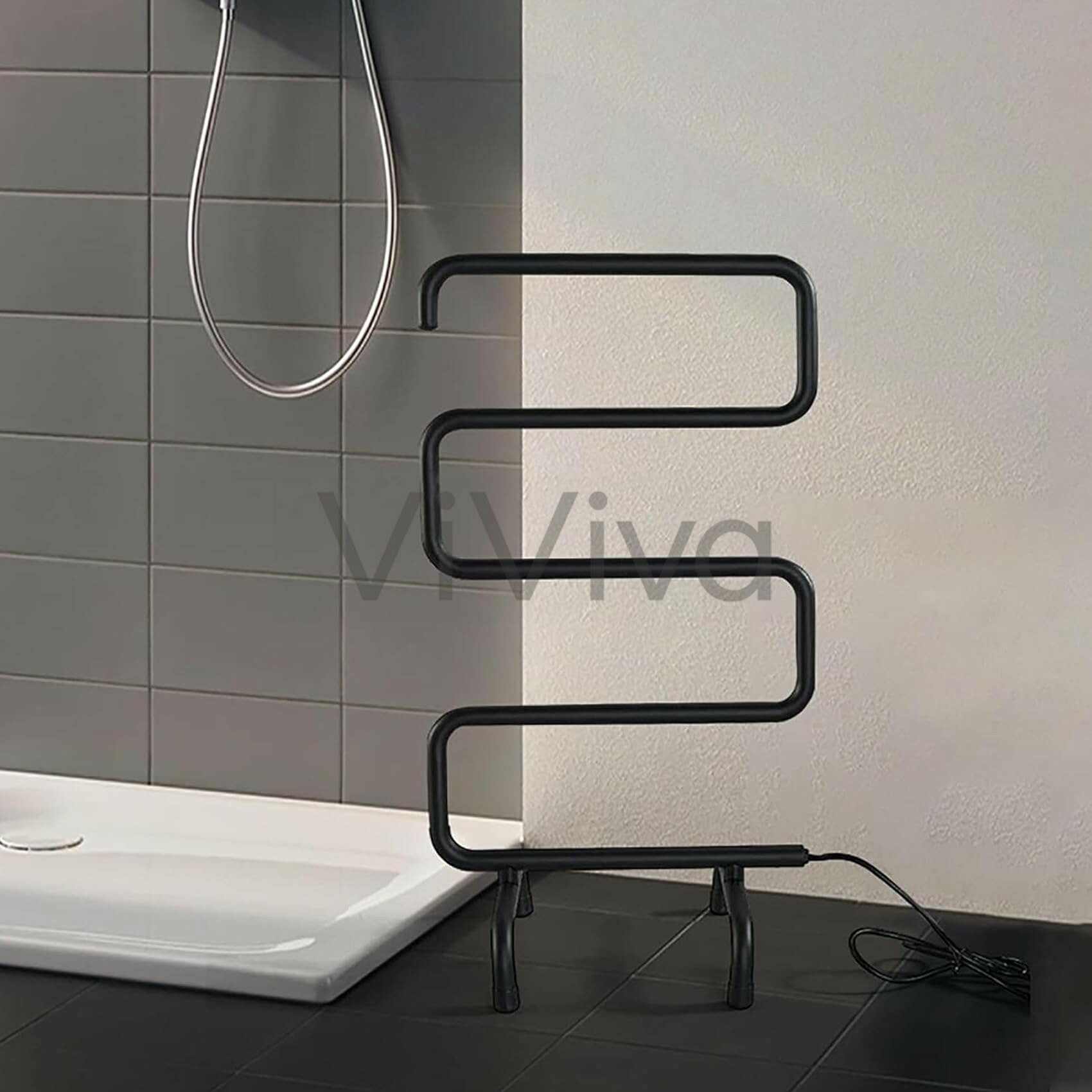 メーカー希望小売価格はメーカーカタログに基づいて掲載しています【商品名】電気タオルウォーマ 乾燥ラック 急速加熱 低電力 IPX4防水 タオルウォーマー ステンレス鋼 S型 自立型 浴室用 電気加熱式タオルラック 加熱タオルラック 恒温布巾掛け 浴室 洗面台 ホテル用【価格】15504円【商品説明】【人気の電気タオル掛け】タオルだけでなく、ベビー服やハンカチ、下着なども置くことができます。梅雨や曇りの日、寒い冬などによる湿気やカビを効果的に避けることができ、一年中乾いたタオルを使うことができ、快適と健康をお楽しみいただけます。【恒温*効率的】加熱が早く、恒温55±5℃。乾式発熱で、錆や漏電の心配がありません。従来の注水式加熱と異なり、熱が均一で温度差がなくなります。タオルのムレや臭いを効果的に防ぎます。【ステンレス製*静電気塗装】ステンレススチール、耐腐食性、錆びにくく、頑丈で耐久性があります。表面は静電スプレーで処理され、より洗練された仕上がりで美しいです。【ステンレス製*静電気塗装】ポータブル加熱タオルラック、1.5m電源コード、バスルーム/ランドリールームでタオルや衣類を加熱するのに非常に適しています。シャワーを降りると、タオルとバスローブを乾いた状態に保ち、暖かく快適に保つことができます。【ユニークなデザイン】この多目的加熱タオルラックは、どんな家の装飾にもマッチするユニークなアイボリーホワイトのS字型デザインが特徴です。当社のタオルウォーマーには5つのバーがあり、タオル【商品名】電気タオルウォーマ 乾燥ラック 急速加熱 低電力 IPX4防水 タオルウォーマー ステンレス鋼 S型 自立型 浴室用 電気加熱式タオルラック 加熱タオルラック 恒温布巾掛け 浴室 洗面台 ホテル用【価格】15504円【商品説明】【人気の電気タオル掛け】タオルだけでなく、ベビー服やハンカチ、下着なども置くことができます。梅雨や曇りの日、寒い冬などによる湿気やカビを効果的に避けることができ、一年中乾いたタオルを使うことができ、快適と健康をお楽しみいただけます。【恒温*効率的】加熱が早く、恒温55±5℃。乾式発熱で、錆や漏電の心配がありません。従来の注水式加熱と異なり、熱が均一で温度差がなくなります。タオルのムレや臭いを効果的に防ぎます。【ステンレス製*静電気塗装】ステンレススチール、耐腐食性、錆びにくく、頑丈で耐久性があります。表面は静電スプレーで処理され、より洗練された仕上がりで美しいです。【ステンレス製*静電気塗装】ポータブル加熱タオルラック、1.5m電源コード、バスルーム/ランドリールームでタオルや衣類を加熱するのに非常に適しています。シャワーを降りると、タオルとバスローブを乾いた状態に保ち、暖かく快適に保つことができます。【ユニークなデザイン】この多目的加熱タオルラックは、どんな家の装飾にもマッチするユニークなアイボリーホワイトのS字型デザインが特徴です。当社のタオルウォーマーには5つのバーがあり、タオル