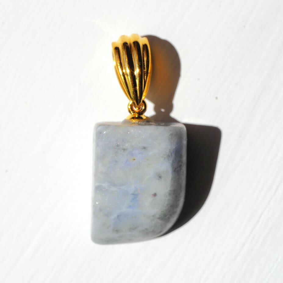 糸魚川翡翠　SV　ペンダントトップ　天然無処理ヒスイ