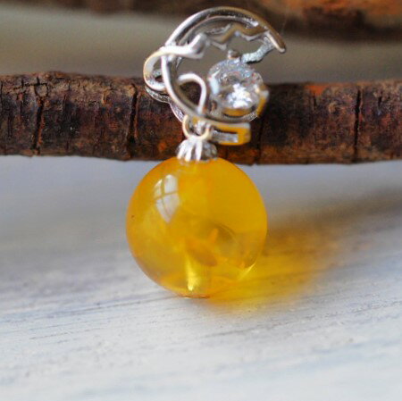 コハク SV ペンダントトップ 天然琥珀