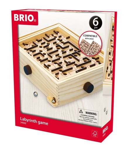 BRIOの伝統的なゲーム。 危険な落とし穴が点在する迷路から誰が早く出てこれるかな? サイズ290x320mm。