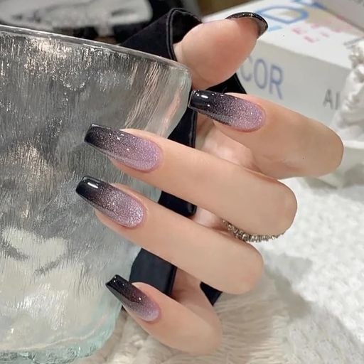 「ネイルチップシンプル型」XUZOO24枚ネイルチップ付け爪短め長めかわいいおしゃれ人気無地シンプルネイルシールつけ爪ネイルツール両面テープ付き(紫と黒)