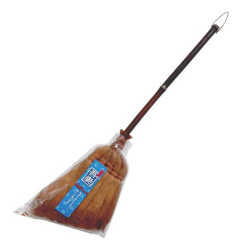 穂幅:約23cm 全長:約72cm 本体重量:約420g 穂:棕櫚 柄:竹 原産国:中国 鬼毛と比べ、繊維が全体的に細いので、掃いた時より細かいゴミが掃けるのが皮箒の特徴です。