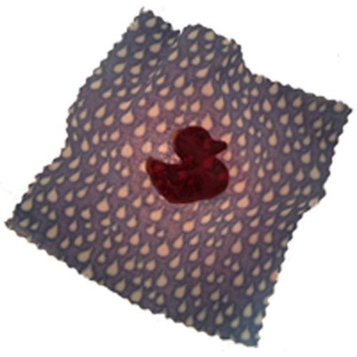 カラフルな装飾、かわいらしいデザインの松脂です。 松脂も成型してあり、プレゼントに最適です。 引っ掛かりが強めで張りのある音を出しやすいのが特徴です。 原産国:アメリカ合衆国