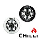 chilli pro scooter wheel chilli pro scooter から プロ仕様のウィールが登場。 フリースタイルを好むスクーターに。 【直径】 110mm 【カラー】 ホワイト／シルバー ブラック／シルバー ※コチラの商品は注文後のキャンセルは 承っておりません。 ※入荷時期によりデザインが多少異なる場合がございます ご了承の程よろしくお願い致します。