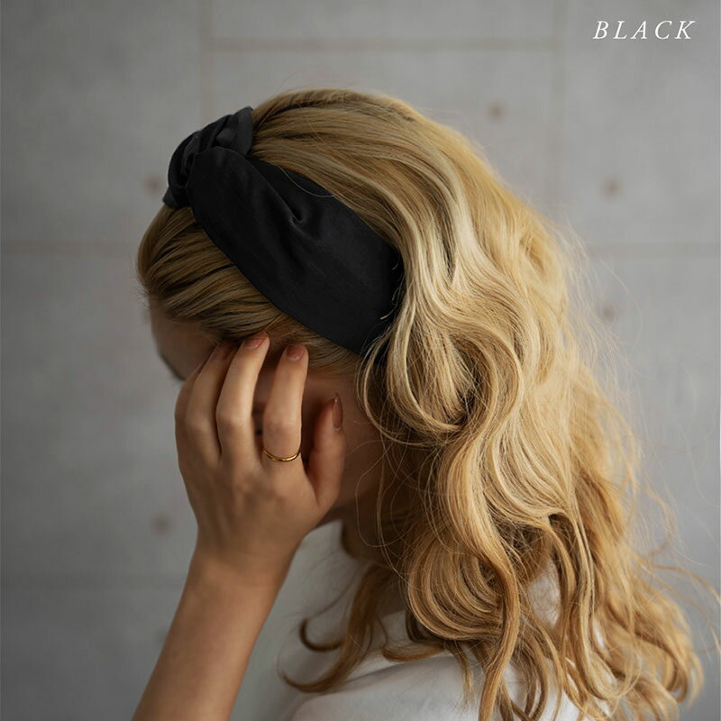 【メール便送料無料】 カチューシャ ヘアバンド ヘアアクセサリー レディース ターバン風 センタークロス ナイロン生地 光沢 ワイド 幅広 白髪隠し ヘアアレンジ 大人かわいい ブラック 黒 おしゃれ 可愛い オフィス