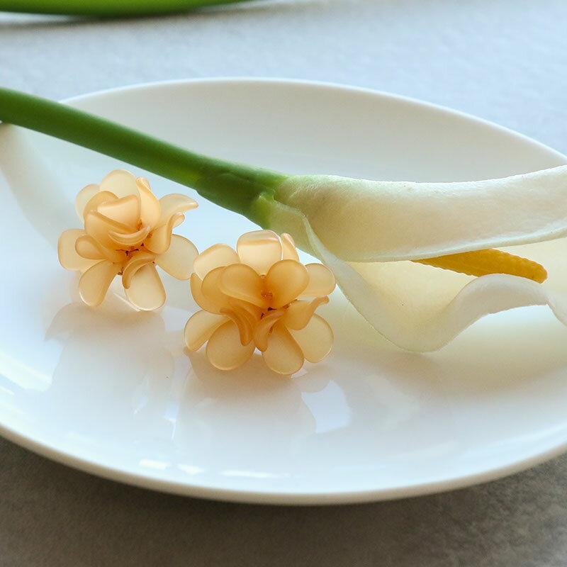 【メール便送料無料】 ピアス イヤリング 金属アレルギー 対応 レディース ニッケルフリー チタンポスト フラワー 花びら マット 大ぶり くすみカラー 存在感 かわいい 大人 結婚式 デイリー カジュアル シンプル ギフト プレゼント 30代 40代 50代