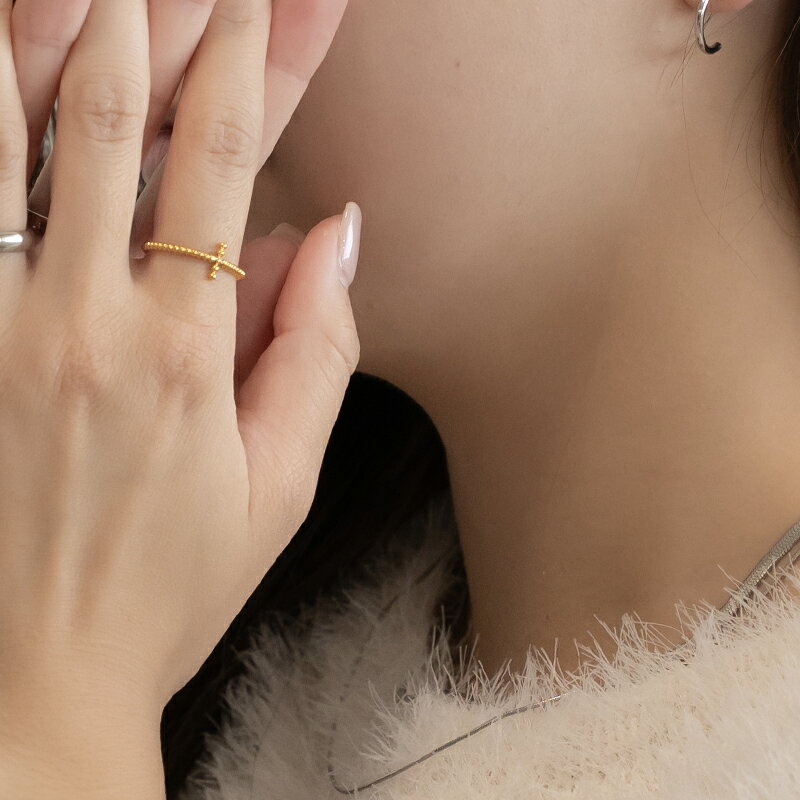 【最大30%OFFクーポン有】 【メール便送料無料】 リング 指輪 ステンレス製 金属アレルギー クロス 十字架 ニュアンス ゴールド 12号 14号 17号 普段使い デイリー カジュアル シンプル 結婚式 オケージョン 仕事 オフィス レディース 女性