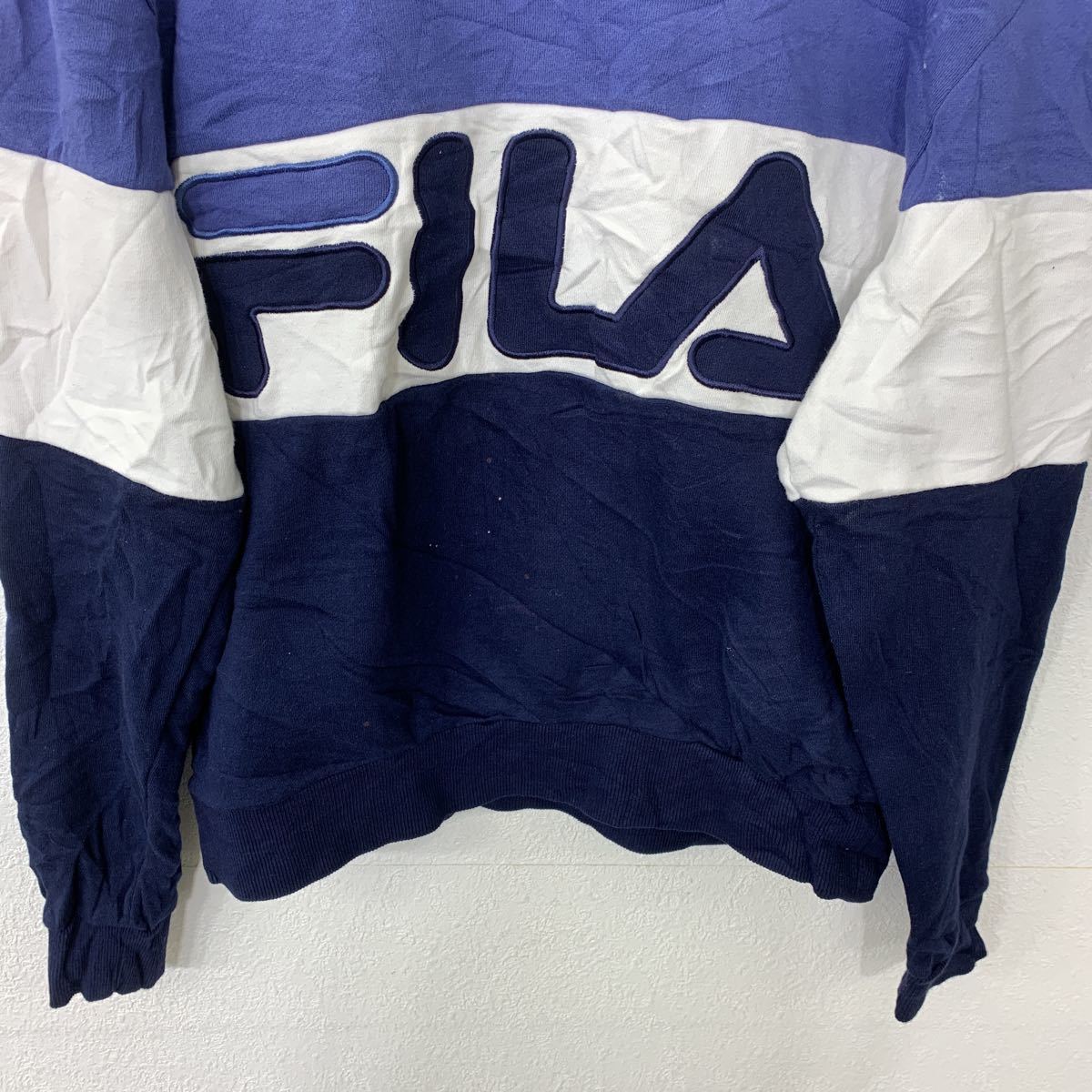 FILA 刺繍スウェット Sサイズ フィラ ネイビー ホワイト パープル 古着卸 アメリカ仕入 t2203-3203