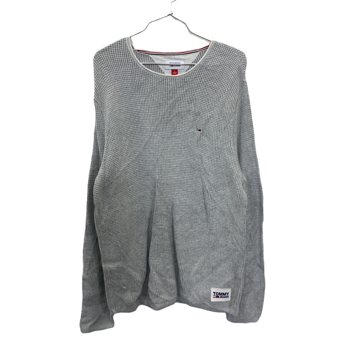 【中古】【古着】 TOMMY JEANS クルーネックセーター Mサイズ トミーヒルフィガー ジーンズ ロゴ刺繍 ワンポイト グレー 古着卸 アメリカ仕入 t2208-3726
