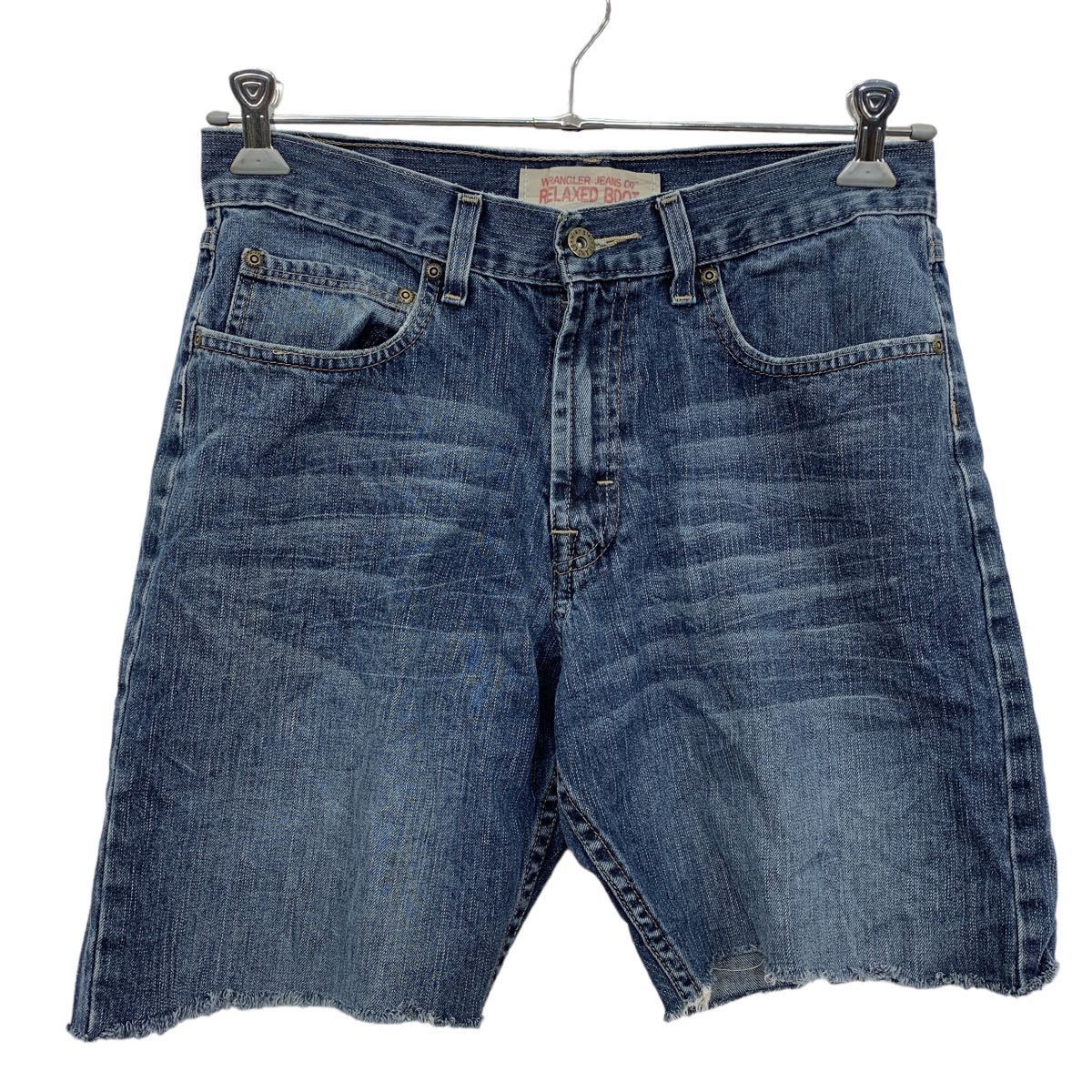 ★★複数点購入の場合は、1点分の送料で同梱発送致します。★★（合計金額が3,980円(税込)以上の場合は、送料無料となります。)商品に興味をもって頂き、誠に有難うございます。恐れ入りますが最後までお読み頂き、ご了承の上ご購入下さい。アメリカから輸入した ラングラー デニムショートパンツ の販売です。【商品説明】※色やデザインは画像をご覧ください。【サイズ】（海外規格の為、基本的には大きめのサイズ感となりますが、詳細は実寸をご参照ください。)サイズ表記にてタグが無い為、実寸をご参照下さいませ。実寸 ウエスト76cm股下 20cm総丈 45cm・素人採寸の為、誤差についてはご容赦下さい。・着用感につきましては普段着用されているものとの実寸を比較して参考にされてください。【状態】状態確認 C ランク品 裾切りっぱなしになってます。《ランク》A-デッドストックや未使用に近い状態B-使用感はあるが綺麗な状態C-使用感があり多少の汚れがある状態D-使用感があり汚れや破れがある状態（上記ランクは弊社基準でのランク付けとなります。あくまでも参考として頂き、詳細は画像をご確認の上、ご購入ください。また、見落としによる目立たない穴、ほつれ、破れ、汚れ等のダメージ品が混入している場合もございますことをご理解の上、ご購入をお願い致します。）・全体的に使用感はありますが着用に問題はありません。・未洗濯品です。・保管上の折りジワと、ベール品によるシワはご容赦下さい。・状態に特に敏感な方のご購入はご遠慮下さい。※不明な点がありましたらお気軽に、ご質問下さい。【発送】佐川急便で発送します。※（沖縄及び一部離島へはヤマト運輸で発送する場合があります）★★複数点購入の場合は、1点分の送料で同梱発送致します。★★（合計金額が3,980円(税込)以上の場合は、送料無料となります。)【ご注意】・購入後はノークレーム＆ノーリターンにて、お願い致します。（返品は一切お受けできません。）・古着、usedの特性等を充分にご理解頂ける方のご購入に限らせて頂きます。 古着にご理解の無い方、状態に特に敏感な方のご購入はご遠慮下さい。・サイズ感につきましては普段着用されているものとの実寸を比較して参考にされてください。・できるだけ現物に近い色味をお伝えできるように気を付けておりますが、撮影環境や使用するモニターによっては、商品と画像に若干の色誤差が生じますことをご了承ください。【営業について】 誠に勝手ながら、土曜、日曜、祝日、年末年始、ゴールデンウィークはお休みとさせて頂きます。また、お客様へのご対応時間は基本的には営業日の9:00〜17：00までになります。ご対応時間外や休業日にご購入いただいた商品や、ご質問など、頂いたご連絡への返信が滞る場合がございます。ご連絡、発送は休業明けより順次行っていきますのでご了承よろしくお願いいたします。★新商品、毎日大量入荷中です!!!20230512-0