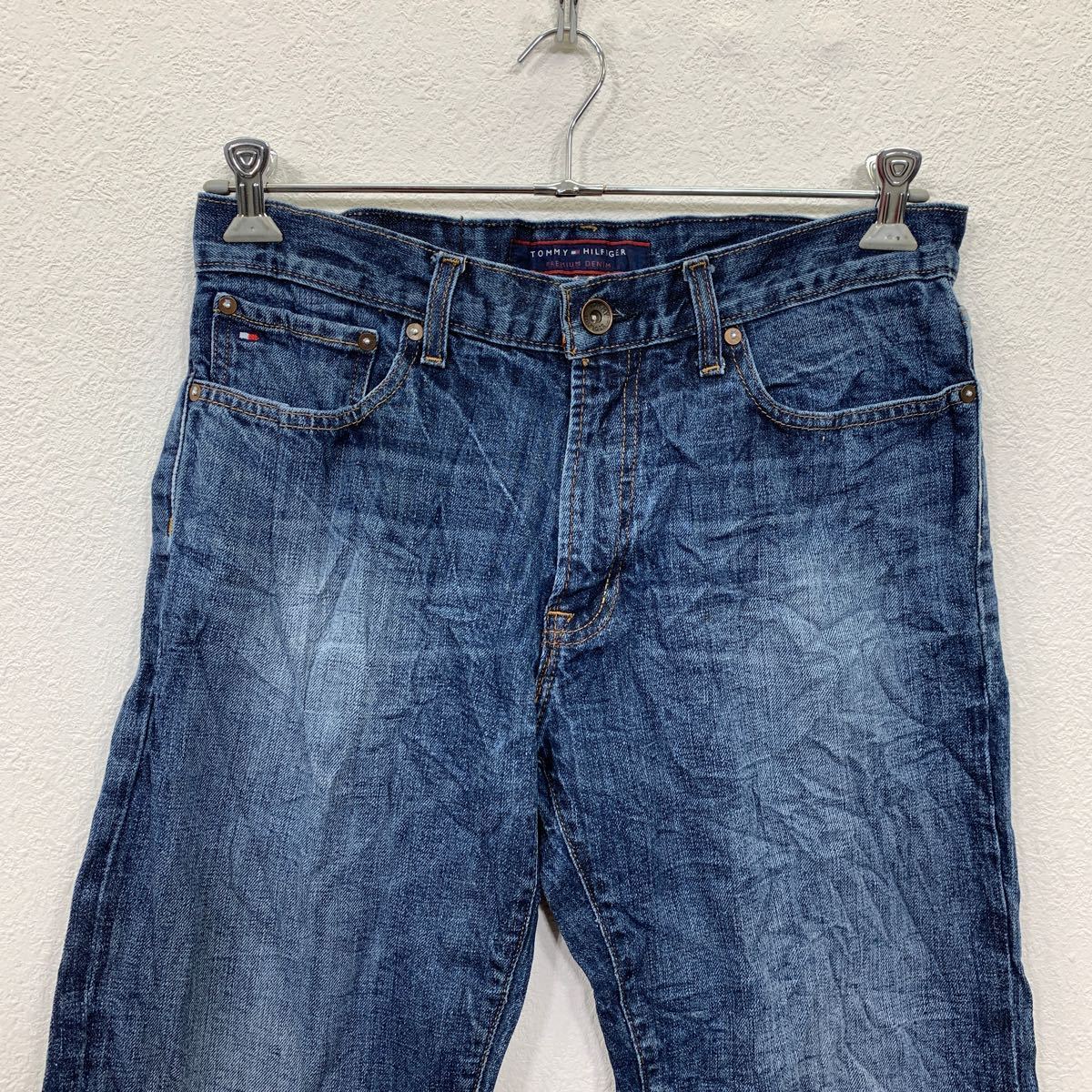 【中古】【古着】 TOMMY HILFIGER デニムパンツ W31 トミーヒルフィガー ブルー カスタムストレート 古着卸 アメリカ仕入 2310-897