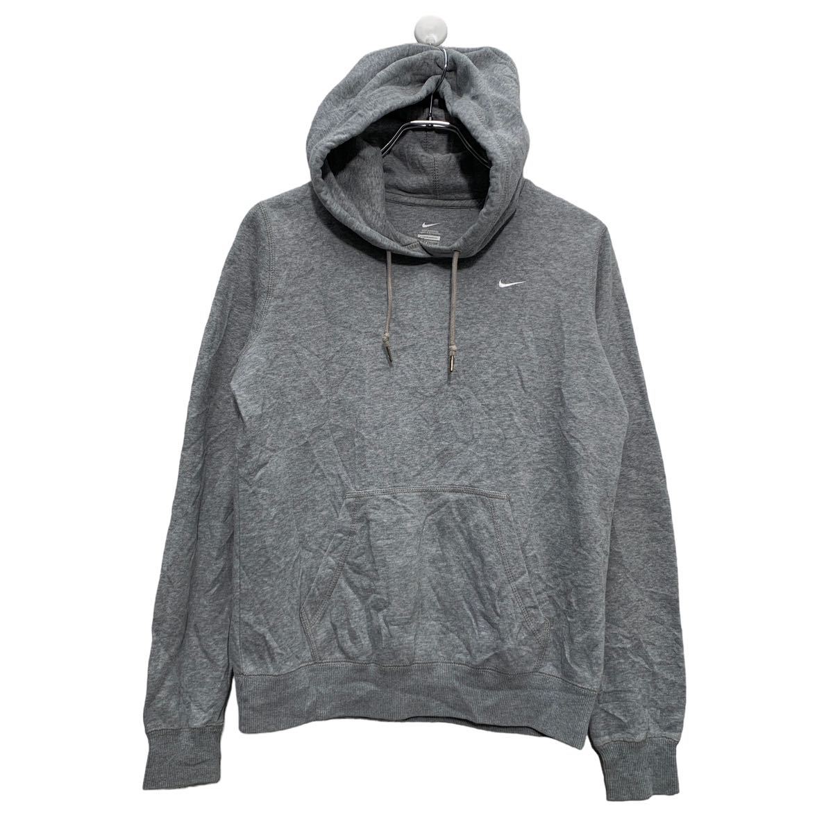 ★★複数点購入の場合は、1点分の送料で同梱発送致します。★★（合計金額が3,980円(税込)以上の場合は、送料無料となります。)商品に興味をもって頂き、誠に有難うございます。恐れ入りますが最後までお読み頂き、ご了承の上ご購入下さい。アメリカから輸入した ナイキ ロゴスウェットの販売です。【商品説明】※色やデザインは画像をご覧ください。【サイズ】（海外規格の為、基本的には大きめのサイズ感となりますが、詳細は実寸をご参照ください。)サイズ表記にて M実寸着丈 61cm肩幅 42cm身幅 54cm袖丈 53cm (袖下から計測)・素人採寸の為、誤差についてはご容赦下さい。・着用感につきましては普段着用されているものとの実寸を比較して参考にされてください。【状態】状態確認 B ランク品特に目立つ汚れやダメージは見受けられません。《ランク》A-デッドストックや未使用に近い状態B-使用感はあるが綺麗な状態C-使用感があり多少の汚れがある状態D-使用感があり汚れや破れがある状態（上記ランクは弊社基準でのランク付けとなります。あくまでも参考として頂き、詳細は画像をご確認の上、ご購入ください。また、見落としによる目立たない穴、ほつれ、破れ、汚れ等のダメージ品が混入している場合もございますことをご理解の上、ご購入をお願い致します。）・全体的に使用感はありますが着用に問題はありません。・未洗濯品です。・保管上の折りジワと、ベール品によるシワはご容赦下さい。・状態に特に敏感な方のご購入はご遠慮下さい。※不明な点がありましたらお気軽に、ご質問下さい。【発送】佐川急便で発送します。※（沖縄及び一部離島へはヤマト運輸で発送する場合があります）★★複数点購入の場合は、1点分の送料で同梱発送致します。★★（合計金額が3,980円(税込)以上の場合は、送料無料となります。)【ご注意】・購入後はノークレーム＆ノーリターンにて、お願い致します。（返品は一切お受けできません。）・古着、usedの特性等を充分にご理解頂ける方のご購入に限らせて頂きます。 古着にご理解の無い方、状態に特に敏感な方のご購入はご遠慮下さい。・サイズ感につきましては普段着用されているものとの実寸を比較して参考にされてください。・できるだけ現物に近い色味をお伝えできるように気を付けておりますが、撮影環境や使用するモニターによっては、商品と画像に若干の色誤差が生じますことをご了承ください。【営業について】 誠に勝手ながら、土曜、日曜、祝日、年末年始、ゴールデンウィークはお休みとさせて頂きます。また、お客様へのご対応時間は基本的には営業日の9:00〜17：00までになります。ご対応時間外や休業日にご購入いただいた商品や、ご質問など、頂いたご連絡への返信が滞る場合がございます。ご連絡、発送は休業明けより順次行っていきますのでご了承よろしくお願いいたします。★新商品、毎日大量入荷中です!!!同梱をご希望の場合は「まとめて購入」をご利用ください。商品合計金額が3980円以上の場合送料が無料になります。3980円未満でも1点分の送料で発送いたします。「まとめて購入」の利用方法に関してはヤフオクのヘルプページ等でご確認ください。20240126-0