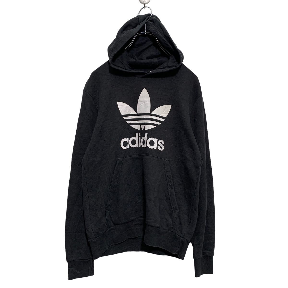 商品に興味をもって頂き、誠に有難うございます。恐れ入りますが最後までお読み頂き、ご了承の上ご購入下さい。アメリカから輸入した アディダス プリントスウェット の販売です。【商品説明】※色やデザインは画像をご覧ください。【サイズ】（海外規格の為、基本的には大きめのサイズ感となりますが、詳細は実寸をご参照ください。)サイズ表記にて US LJ 160実寸着丈 60cm肩幅 44cm身幅 48cm袖丈 48cm (袖下から計測)・素人採寸の為、誤差についてはご容赦下さい。・着用感につきましては普段着用されているものとの実寸を比較して参考にされてください。【状態】状態確認 B〜C ランク品汚れがあります。《ランク》A-デッドストックや未使用に近い状態B-使用感はあるが綺麗な状態C-使用感があり多少の汚れがある状態D-使用感があり汚れや破れがある状態（上記ランクは弊社基準でのランク付けとなります。あくまでも参考として頂き、詳細は画像をご確認の上、ご購入ください。また、見落としによる目立たない穴、ほつれ、破れ、汚れ等のダメージ品が混入している場合もございますことをご理解の上、ご購入をお願い致します。）・全体的に使用感はありますが着用に問題はありません。・未洗濯品です。・保管上の折りジワと、ベール品によるシワはご容赦下さい。・状態に特に敏感な方のご購入はご遠慮下さい。※不明な点がありましたらお気軽に、ご質問下さい。【発送】佐川急便で発送します。※（沖縄及び一部離島へはヤマト運輸で発送する場合があります）【ご注意】・購入後はノークレーム＆ノーリターンにて、お願い致します。（返品は一切お受けできません。）・古着、usedの特性等を充分にご理解頂ける方のご購入に限らせて頂きます。 古着にご理解の無い方、状態に特に敏感な方のご購入はご遠慮下さい。・サイズ感につきましては普段着用されているものとの実寸を比較して参考にされてください。・できるだけ現物に近い色味をお伝えできるように気を付けておりますが、撮影環境や使用するモニターによっては、商品と画像に若干の色誤差が生じますことをご了承ください。【営業について】 誠に勝手ながら、土曜、日曜、祝日、年末年始、ゴールデンウィークはお休みとさせて頂きます。また、お客様へのご対応時間は基本的には営業日の9:00〜17：00までになります。ご対応時間外や休業日にご購入いただいた商品や、ご質問など、頂いたご連絡への返信が滞る場合がございます。ご連絡、発送は休業明けより順次行っていきますのでご了承よろしくお願いいたします。★新商品、毎日大量入荷中です!!!20240311-0