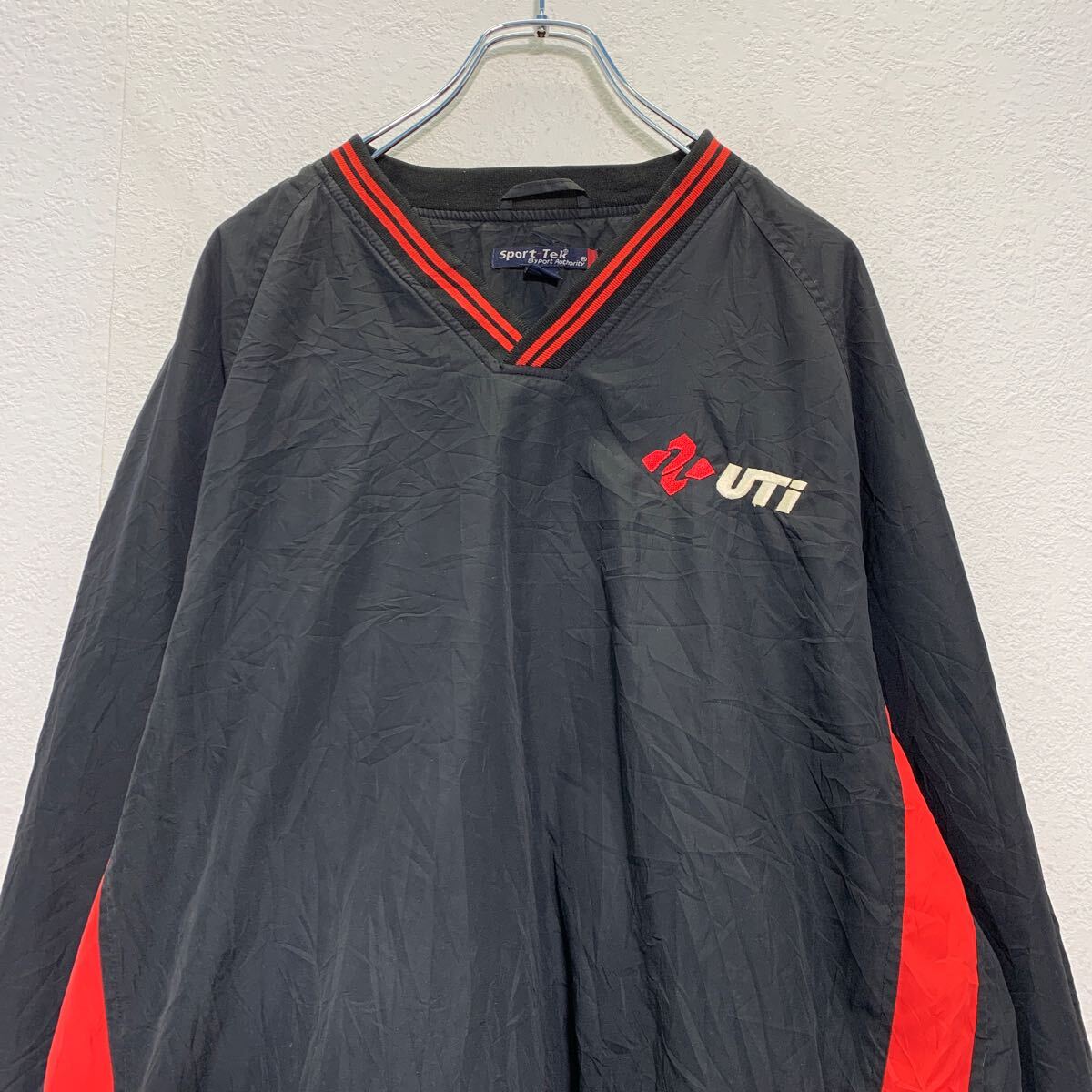 【中古】【古着】 Sport-Tek ナイロンプルオーバー XL ブラック レッド ビッグサイズ ポリエステル 刺繍ロゴ アメカジ 古着卸 アメリカ仕入 a603-5610