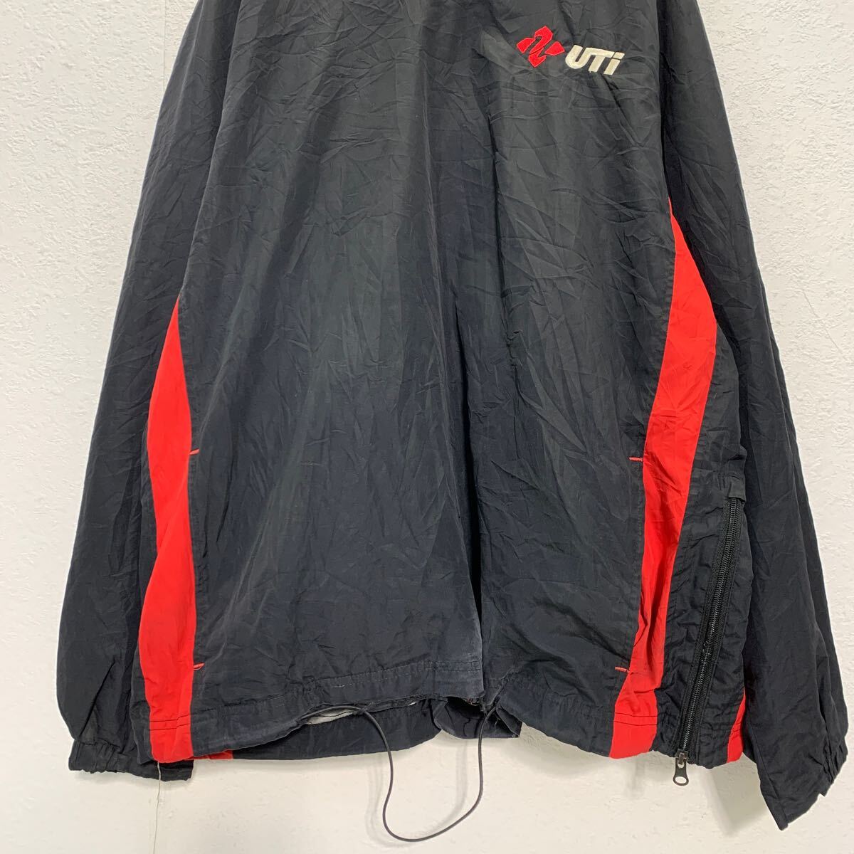 【中古】【古着】 Sport-Tek ナイロンプルオーバー XL ブラック レッド ビッグサイズ ポリエステル 刺繍ロゴ アメカジ 古着卸 アメリカ仕入 a603-5610