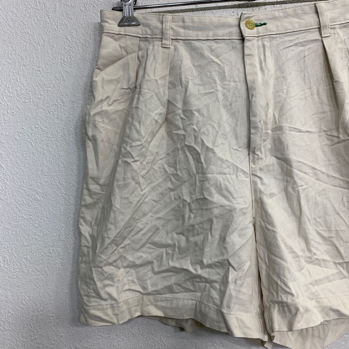 【中古】【古着】 TOMMY HILFIGER チノショートパンツ W34 トミーヒルフィガー タック ホワイトクリーム コットン 古着卸 アメリカ仕入 2404-397