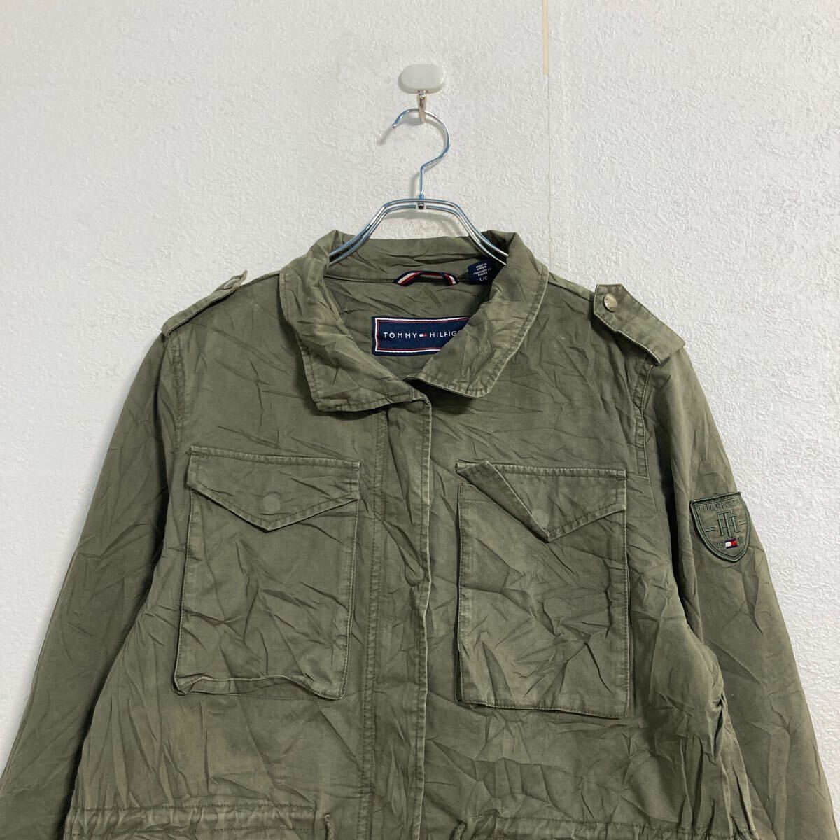【中古】【古着】 TOMMY HILFIGER ミリタリージャケット レディース L カーキ トミーヒルフィガー ウエスト絞り 古着卸 アメリカ仕入 a604-5557