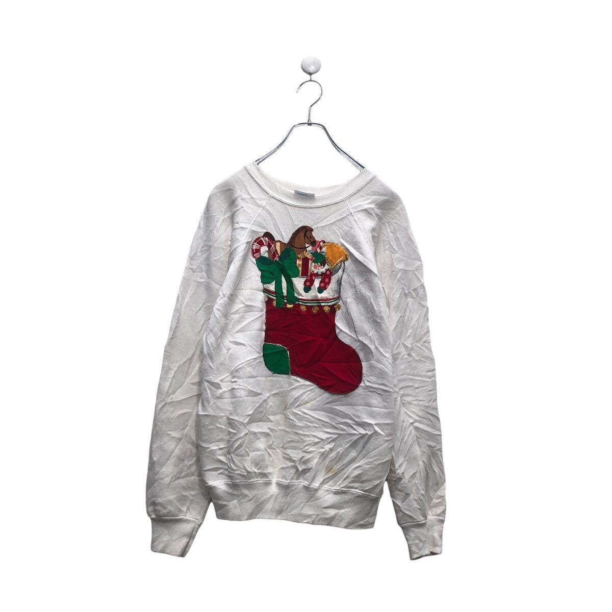 ★★複数点購入の場合は、1点分の送料で同梱発送致します。★★（合計金額が3,980円(税込)以上の場合は、送料無料となります。)商品に興味をもって頂き、誠に有難うございます。恐れ入りますが最後までお読み頂き、ご了承の上ご購入下さい。アメリカから輸入した タルテックス プリントスウェット の販売です。【商品説明】※色やデザインは画像をご覧ください。【サイズ】（海外規格の為、基本的には大きめのサイズ感となりますが、詳細は実寸をご参照ください。)サイズ表記にて S実寸着丈 66cm肩幅 ラグランcm身幅 47cm袖丈 52cm (袖下から計測)・素人採寸の為、誤差についてはご容赦下さい。・着用感につきましては普段着用されているものとの実寸を比較して参考にされてください。【状態】状態確認 Cランク品前身頃汚れ多数あります。全体的に汚れ使用感が有ります。《ランク》A-デッドストックや未使用に近い状態B-使用感はあるが綺麗な状態C-使用感があり多少の汚れがある状態D-使用感があり汚れや破れがある状態（上記ランクは弊社基準でのランク付けとなります。あくまでも参考として頂き、詳細は画像をご確認の上、ご購入ください。また、見落としによる目立たない穴、ほつれ、破れ、汚れ等のダメージ品が混入している場合もございますことをご理解の上、ご購入をお願い致します。）・全体的に使用感はありますが着用に問題はありません。・未洗濯品です。・保管上の折りジワと、ベール品によるシワはご容赦下さい。・状態に特に敏感な方のご購入はご遠慮下さい。※不明な点がありましたらお気軽に、ご質問下さい。【発送】佐川急便で発送します。※（沖縄及び一部離島へはヤマト運輸で発送する場合があります）★★複数点購入の場合は、1点分の送料で同梱発送致します。★★（合計金額が3,980円(税込)以上の場合は、送料無料となります。)【ご注意】・購入後はノークレーム＆ノーリターンにて、お願い致します。（返品は一切お受けできません。）・古着、usedの特性等を充分にご理解頂ける方のご購入に限らせて頂きます。 古着にご理解の無い方、状態に特に敏感な方のご購入はご遠慮下さい。・サイズ感につきましては普段着用されているものとの実寸を比較して参考にされてください。・できるだけ現物に近い色味をお伝えできるように気を付けておりますが、撮影環境や使用するモニターによっては、商品と画像に若干の色誤差が生じますことをご了承ください。【営業について】 誠に勝手ながら、土曜、日曜、祝日、年末年始、ゴールデンウィークはお休みとさせて頂きます。また、お客様へのご対応時間は基本的には営業日の9:00〜17：00までになります。ご対応時間外や休業日にご購入いただいた商品や、ご質問など、頂いたご連絡への返信が滞る場合がございます。ご連絡、発送は休業明けより順次行っていきますのでご了承よろしくお願いいたします。★新商品、毎日大量入荷中です!!!20240423-0