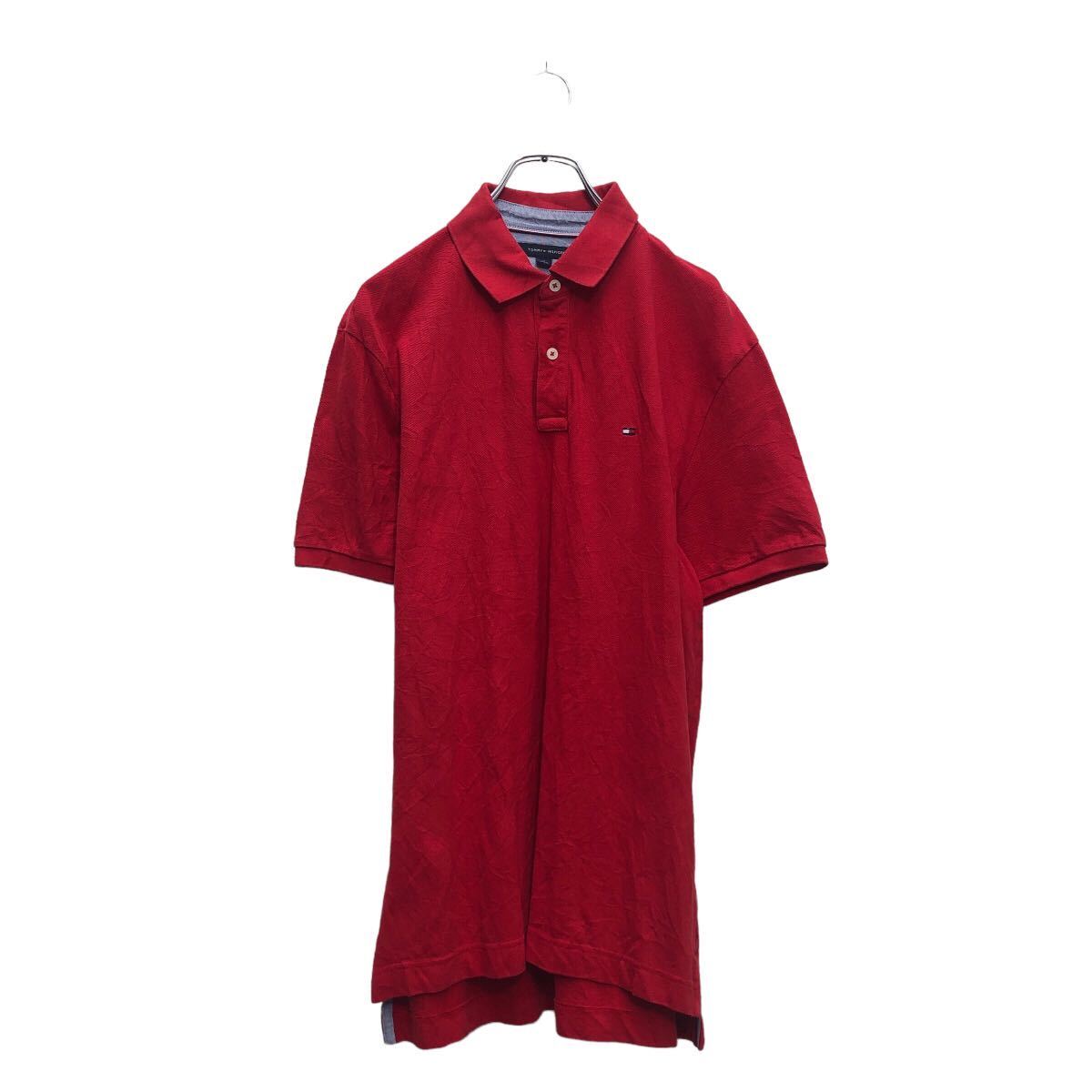 ★★複数点購入の場合は、1点分の送料で同梱発送致します。★★（合計金額が3,980円(税込)以上の場合は、送料無料となります。)商品に興味をもって頂き、誠に有難うございます。恐れ入りますが最後までお読み頂き、ご了承の上ご購入下さい。アメリカから輸入した トミーヒルフィガー 半袖ポロシャツ の販売です。【商品説明】※色やデザインは画像をご覧ください。【サイズ】（海外規格の為、基本的には大きめのサイズ感となりますが、詳細は実寸をご参照ください。)サイズ表記にて M 実寸着丈 76cm肩幅 48cm身幅 53cm袖丈 半袖cm (袖下から計測)・素人採寸の為、誤差についてはご容赦下さい。・着用感につきましては普段着用されているものとの実寸を比較して参考にされてください。【状態】状態確認 Cランク品全体的に汚れ使用感ダメージが有ります。《ランク》A-デッドストックや未使用に近い状態B-使用感はあるが綺麗な状態C-使用感があり多少の汚れがある状態D-使用感があり汚れや破れがある状態（上記ランクは弊社基準でのランク付けとなります。あくまでも参考として頂き、詳細は画像をご確認の上、ご購入ください。また、見落としによる目立たない穴、ほつれ、破れ、汚れ等のダメージ品が混入している場合もございますことをご理解の上、ご購入をお願い致します。）・全体的に使用感はありますが着用に問題はありません。・未洗濯品です。・保管上の折りジワと、ベール品によるシワはご容赦下さい。・状態に特に敏感な方のご購入はご遠慮下さい。※不明な点がありましたらお気軽に、ご質問下さい。【発送】佐川急便で発送します。※（沖縄及び一部離島へはヤマト運輸で発送する場合があります）★★複数点購入の場合は、1点分の送料で同梱発送致します。★★（合計金額が3,980円(税込)以上の場合は、送料無料となります。)【ご注意】・購入後はノークレーム＆ノーリターンにて、お願い致します。（返品は一切お受けできません。）・古着、usedの特性等を充分にご理解頂ける方のご購入に限らせて頂きます。 古着にご理解の無い方、状態に特に敏感な方のご購入はご遠慮下さい。・サイズ感につきましては普段着用されているものとの実寸を比較して参考にされてください。・できるだけ現物に近い色味をお伝えできるように気を付けておりますが、撮影環境や使用するモニターによっては、商品と画像に若干の色誤差が生じますことをご了承ください。【営業について】 誠に勝手ながら、土曜、日曜、祝日、年末年始、ゴールデンウィークはお休みとさせて頂きます。また、お客様へのご対応時間は基本的には営業日の9:00〜17：00までになります。ご対応時間外や休業日にご購入いただいた商品や、ご質問など、頂いたご連絡への返信が滞る場合がございます。ご連絡、発送は休業明けより順次行っていきますのでご了承よろしくお願いいたします。★新商品、毎日大量入荷中です!!!20240523-0