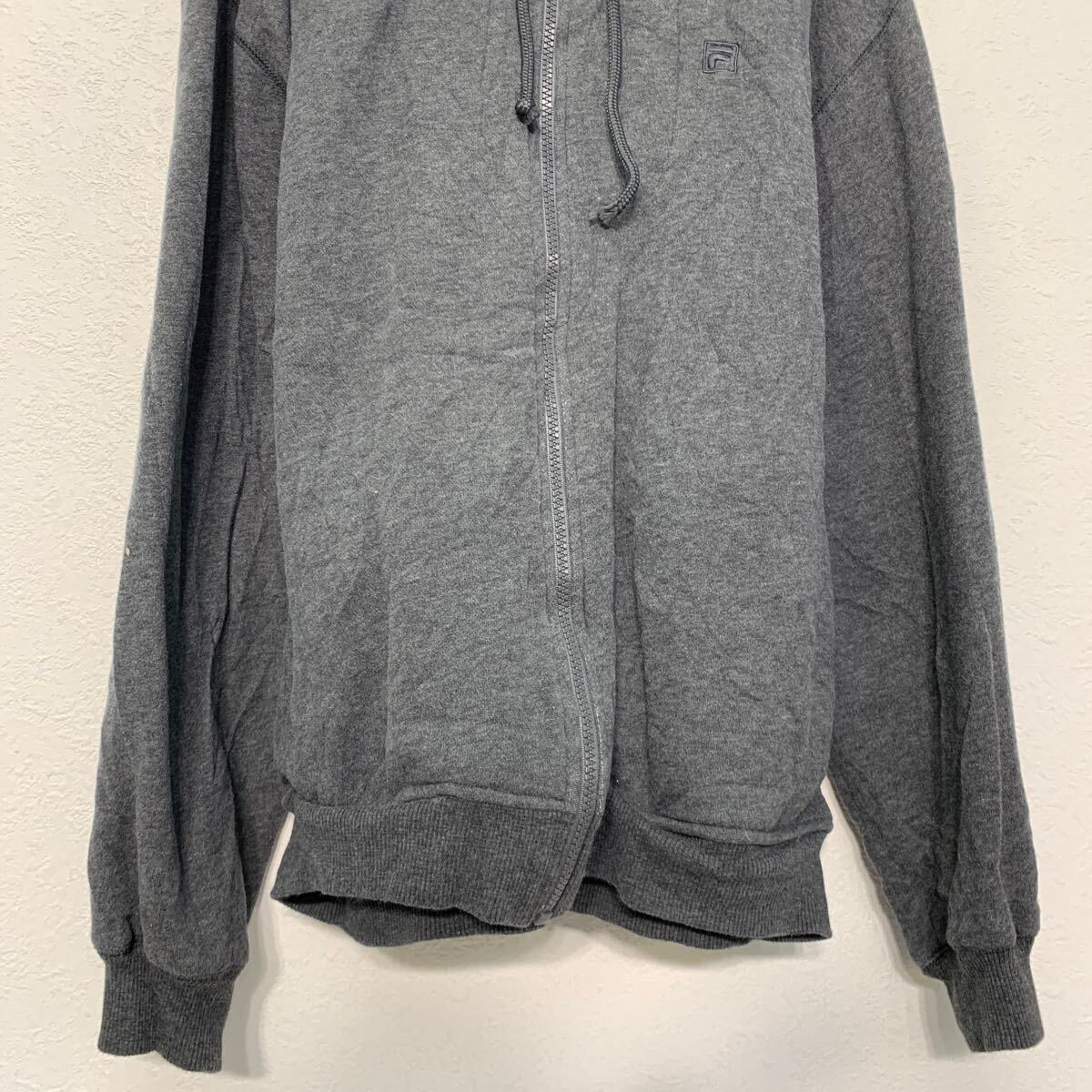 【中古】【古着】 FILA プリント スウェット パーカー フィラ L ダークグレー フルジップ 古着卸 アメリカ仕入 a606-5306