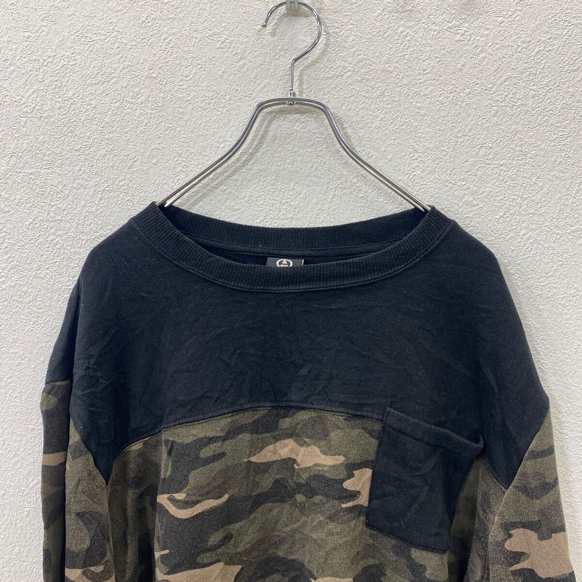 【中古】【古着】 AMNESIA スウェット トレーナー XL サイズ アムネシア 迷彩 胸ポケット 古着卸 アメリカ仕入 t2406-4094